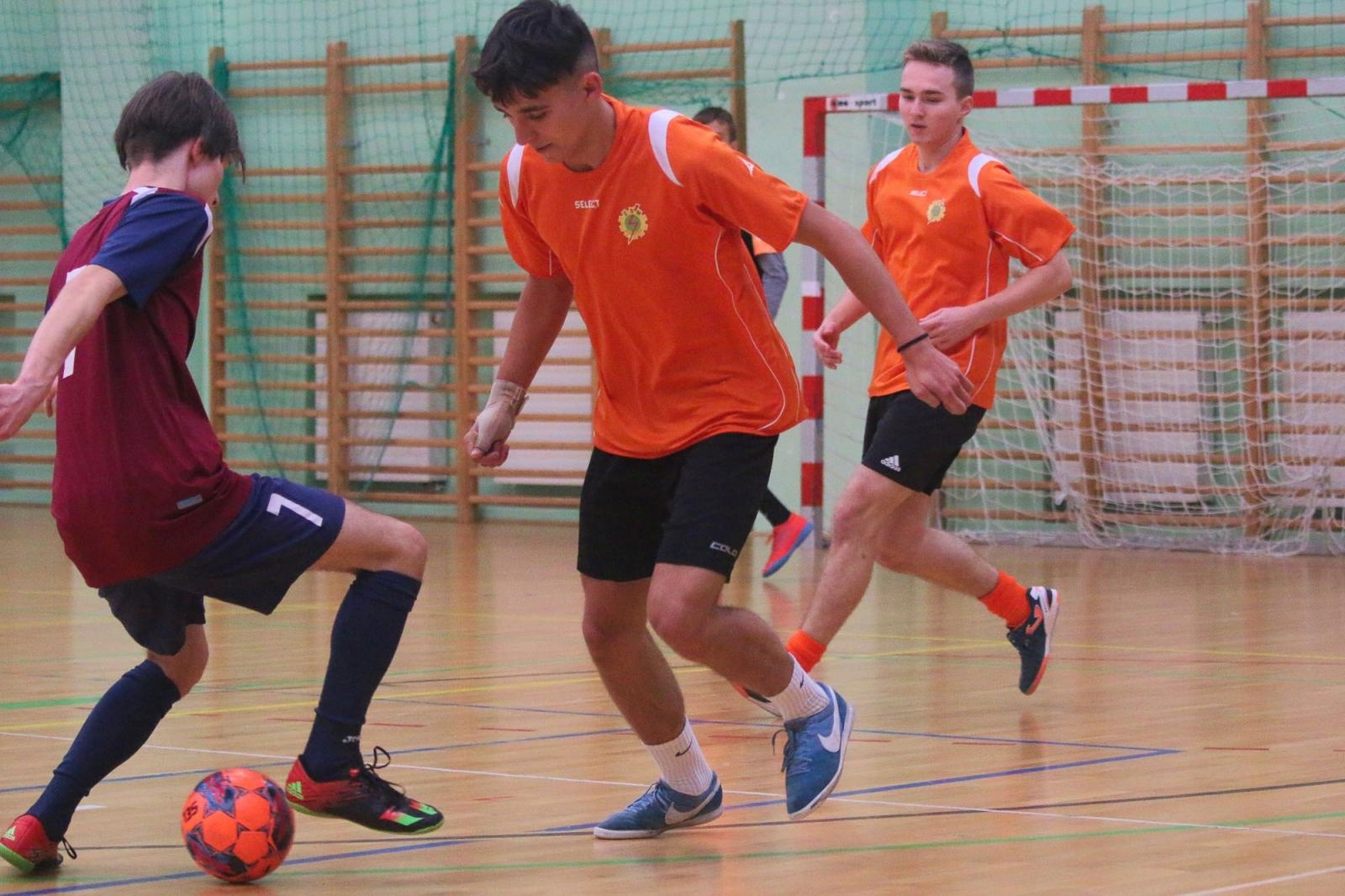 Zdjęcie w galerii na portalu naszraciborz.pl: Drużyna Mechanika wygrywa Makroregionalny Turniej Halowej Piłki Nożnej wiadomości z regionu