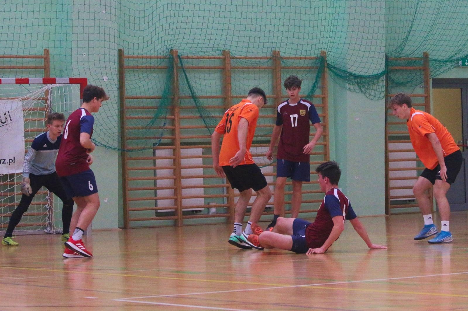 Zdjęcie w galerii na portalu naszraciborz.pl: Drużyna Mechanika wygrywa Makroregionalny Turniej Halowej Piłki Nożnej wiadomości z regionu