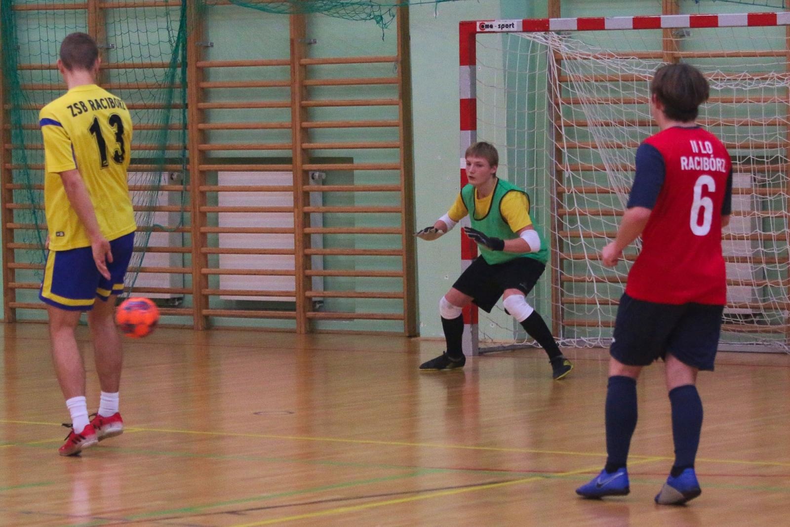 Zdjęcie w galerii na portalu naszraciborz.pl: Drużyna Mechanika wygrywa Makroregionalny Turniej Halowej Piłki Nożnej wiadomości z regionu