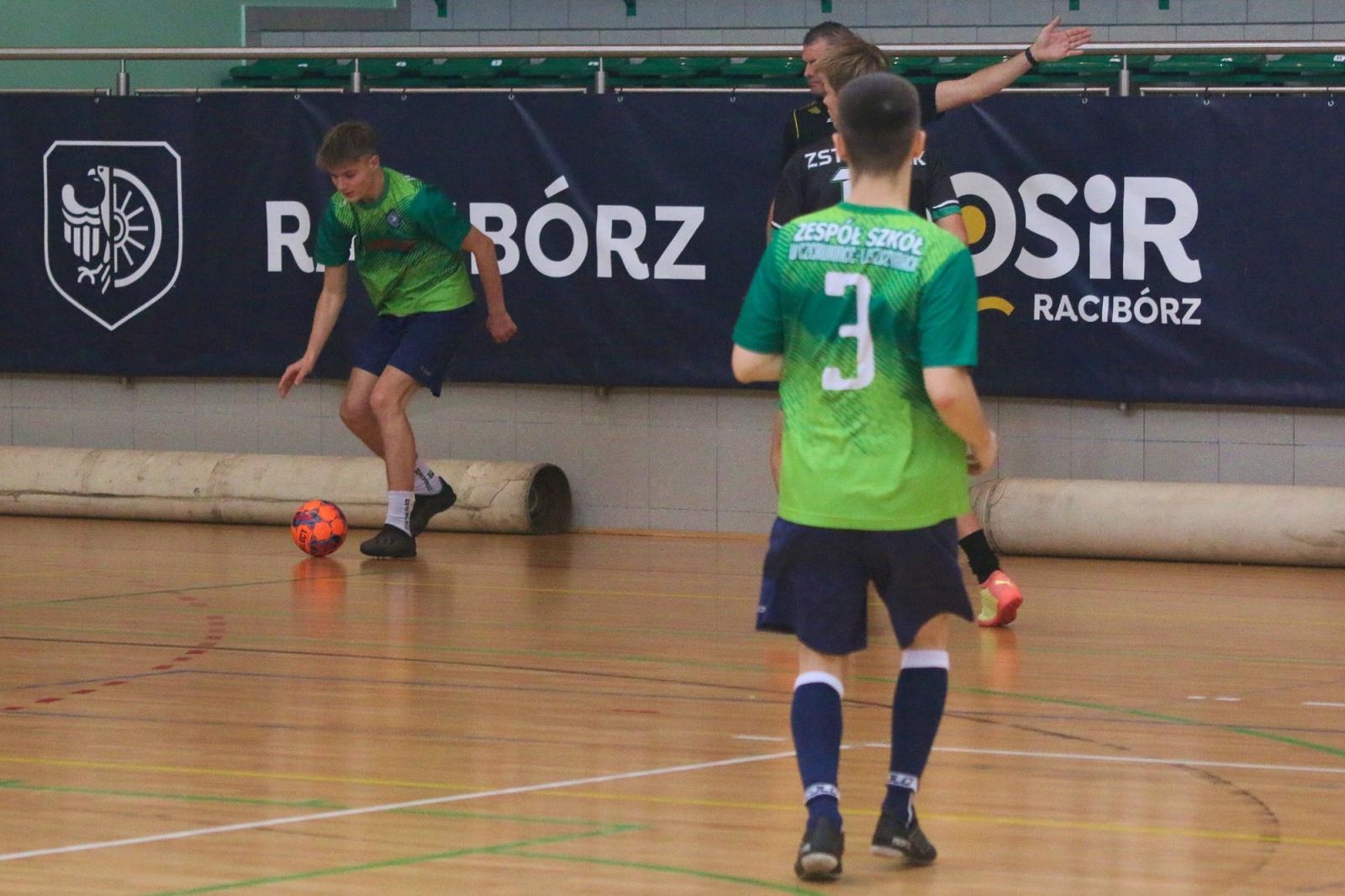 Zdjęcie w galerii na portalu naszraciborz.pl: Drużyna Mechanika wygrywa Makroregionalny Turniej Halowej Piłki Nożnej wiadomości z regionu