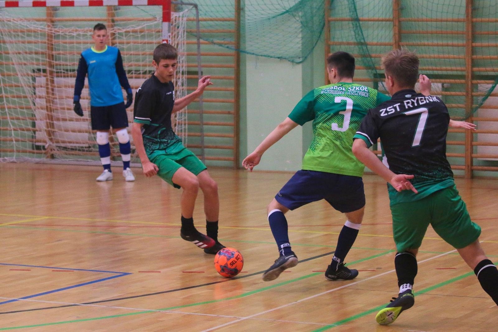 Zdjęcie w galerii na portalu naszraciborz.pl: Drużyna Mechanika wygrywa Makroregionalny Turniej Halowej Piłki Nożnej wiadomości z regionu