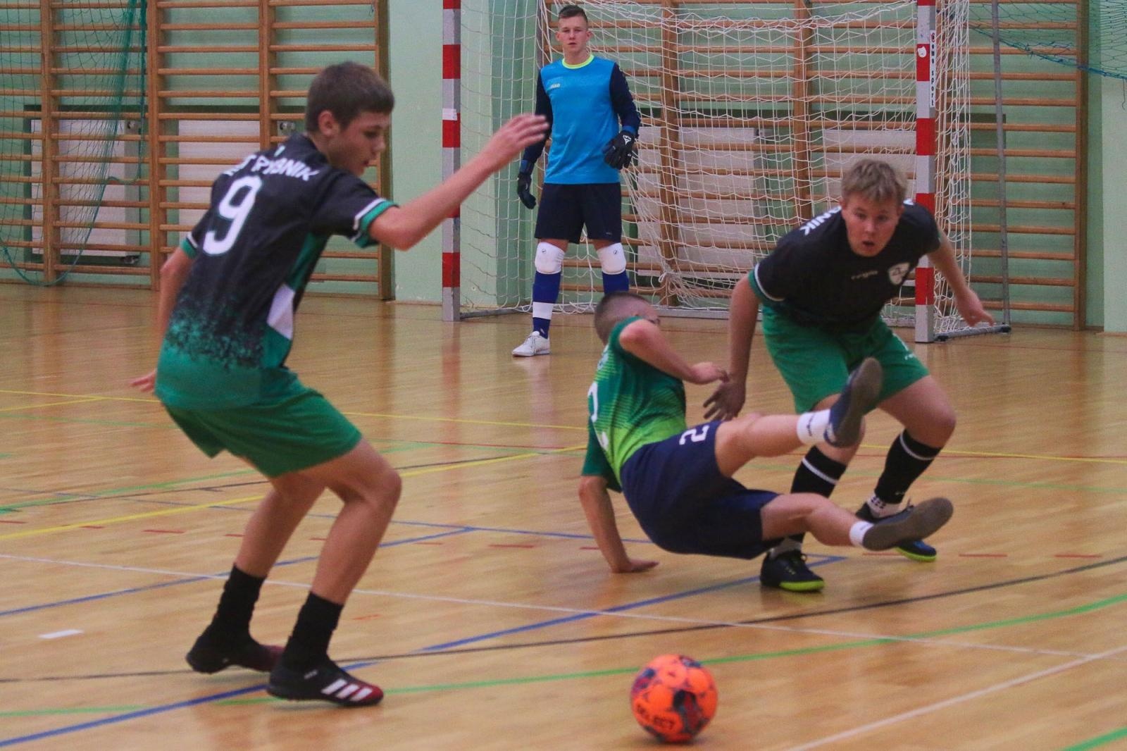 Zdjęcie w galerii na portalu naszraciborz.pl: Drużyna Mechanika wygrywa Makroregionalny Turniej Halowej Piłki Nożnej wiadomości z regionu