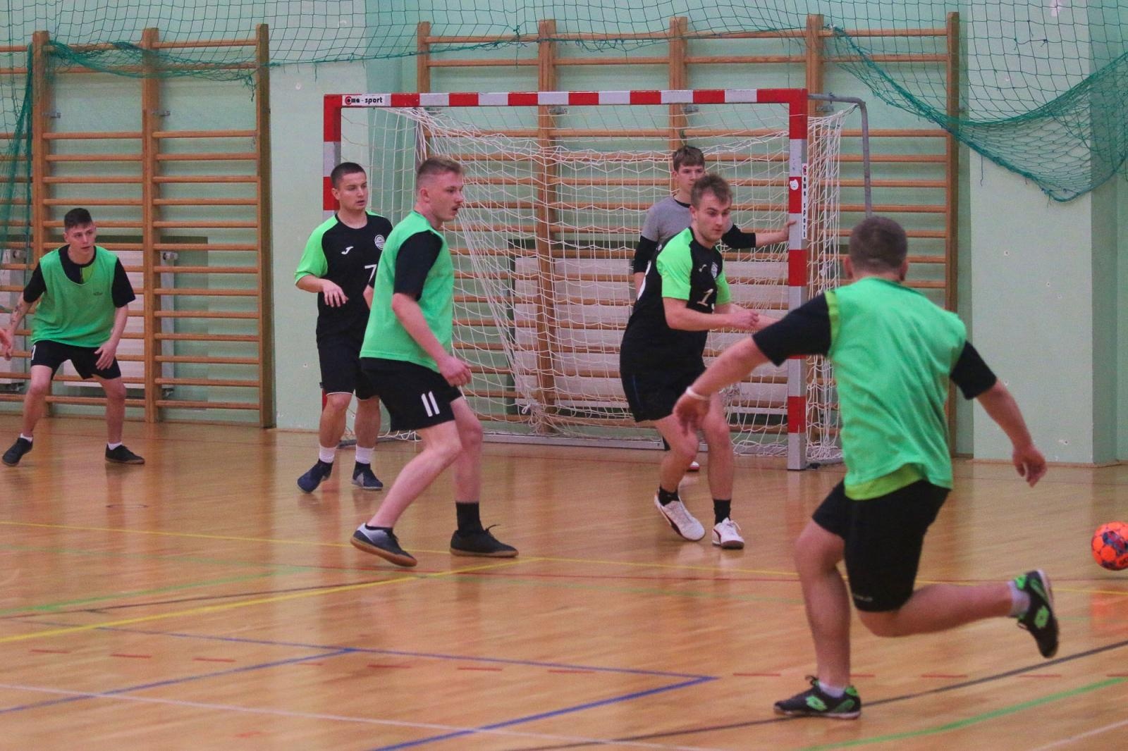 Zdjęcie w galerii na portalu naszraciborz.pl: Drużyna Mechanika wygrywa Makroregionalny Turniej Halowej Piłki Nożnej wiadomości z regionu