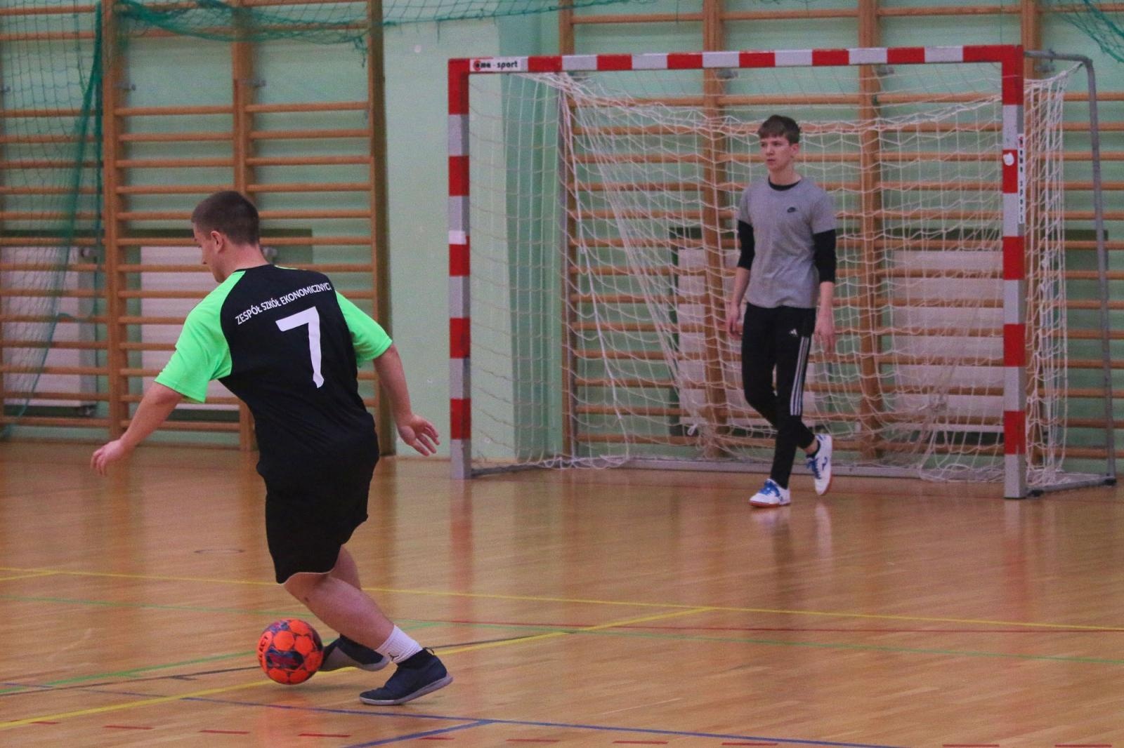 Zdjęcie w galerii na portalu naszraciborz.pl: Drużyna Mechanika wygrywa Makroregionalny Turniej Halowej Piłki Nożnej wiadomości z regionu