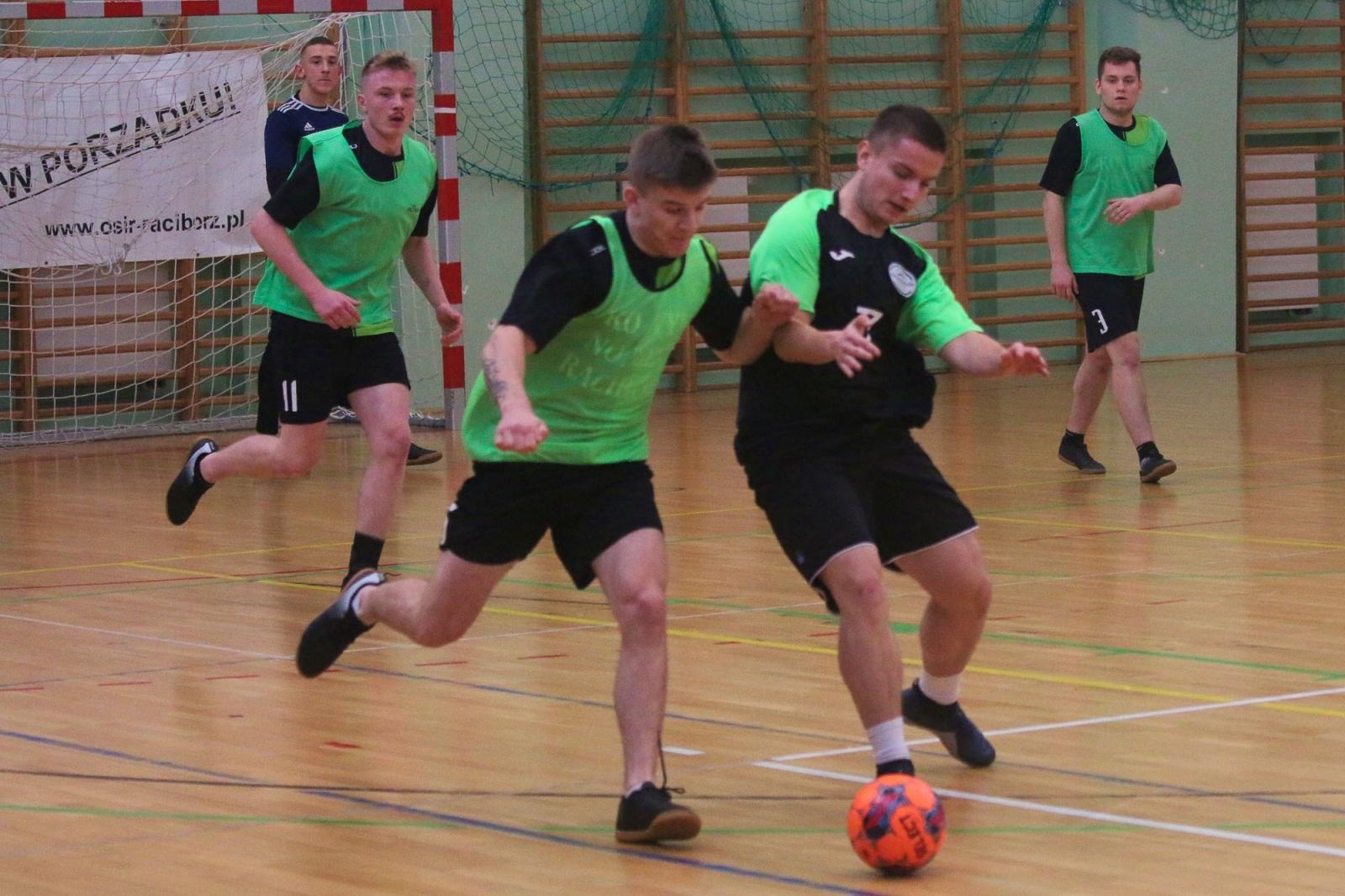 Zdjęcie w galerii na portalu naszraciborz.pl: Drużyna Mechanika wygrywa Makroregionalny Turniej Halowej Piłki Nożnej wiadomości z regionu