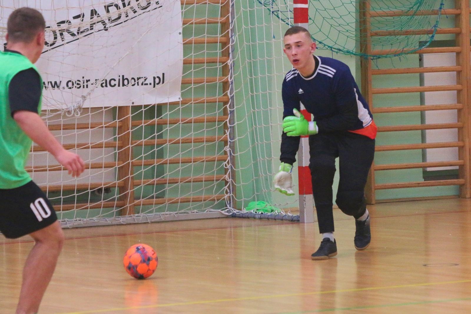 Zdjęcie w galerii na portalu naszraciborz.pl: Drużyna Mechanika wygrywa Makroregionalny Turniej Halowej Piłki Nożnej wiadomości z regionu