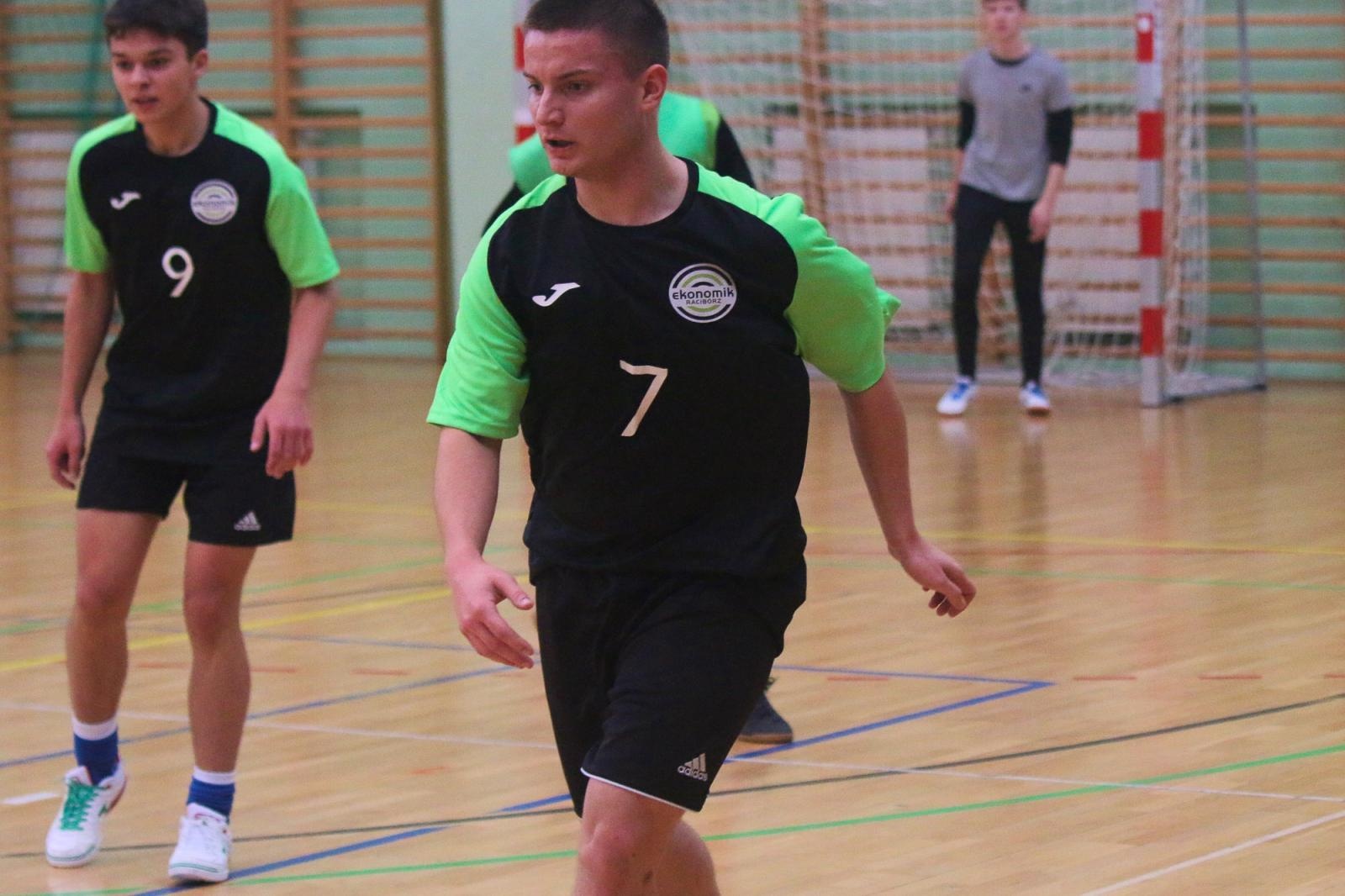 Zdjęcie w galerii na portalu naszraciborz.pl: Drużyna Mechanika wygrywa Makroregionalny Turniej Halowej Piłki Nożnej wiadomości z regionu