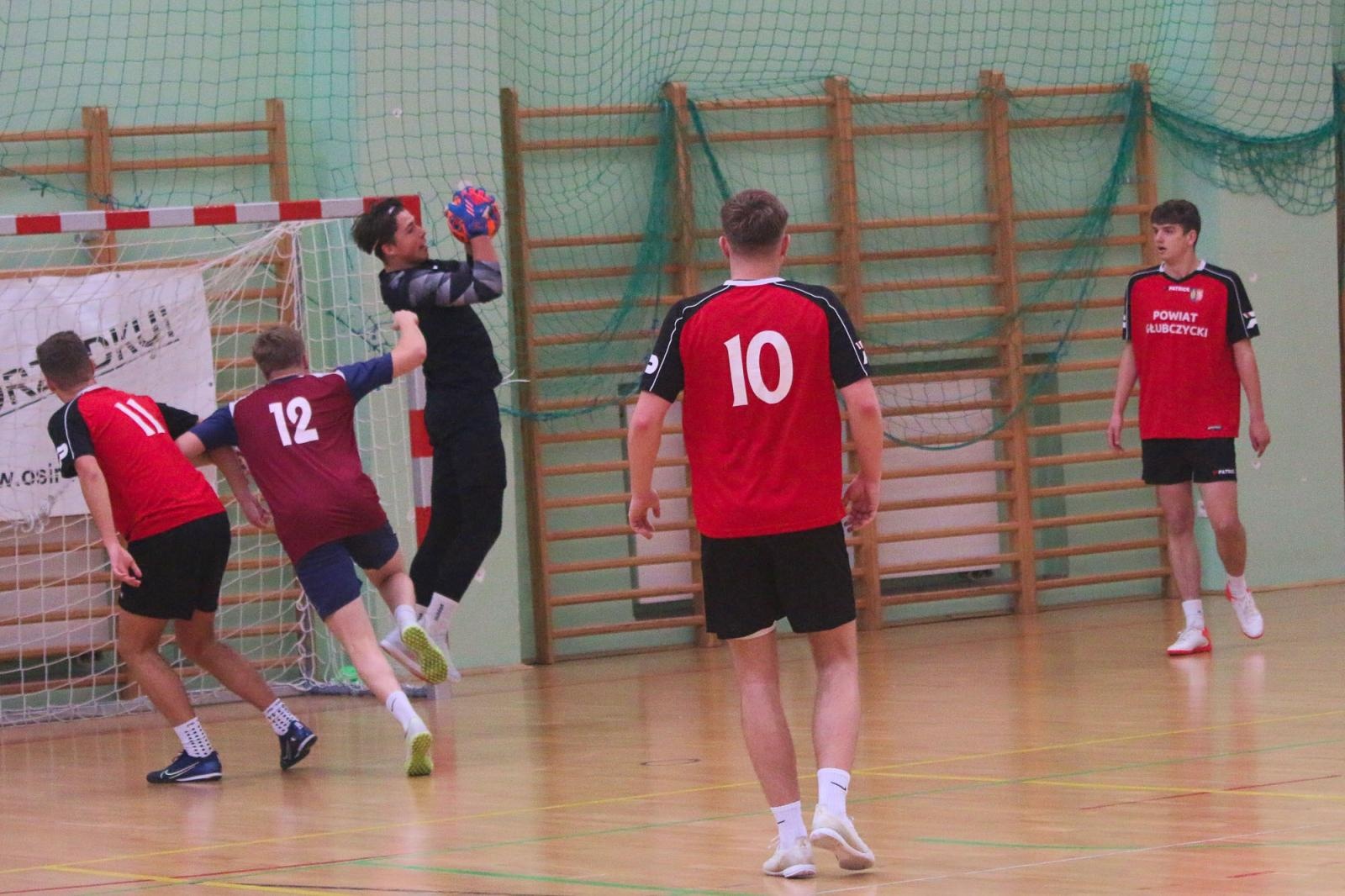 Zdjęcie w galerii na portalu naszraciborz.pl: Drużyna Mechanika wygrywa Makroregionalny Turniej Halowej Piłki Nożnej wiadomości z regionu