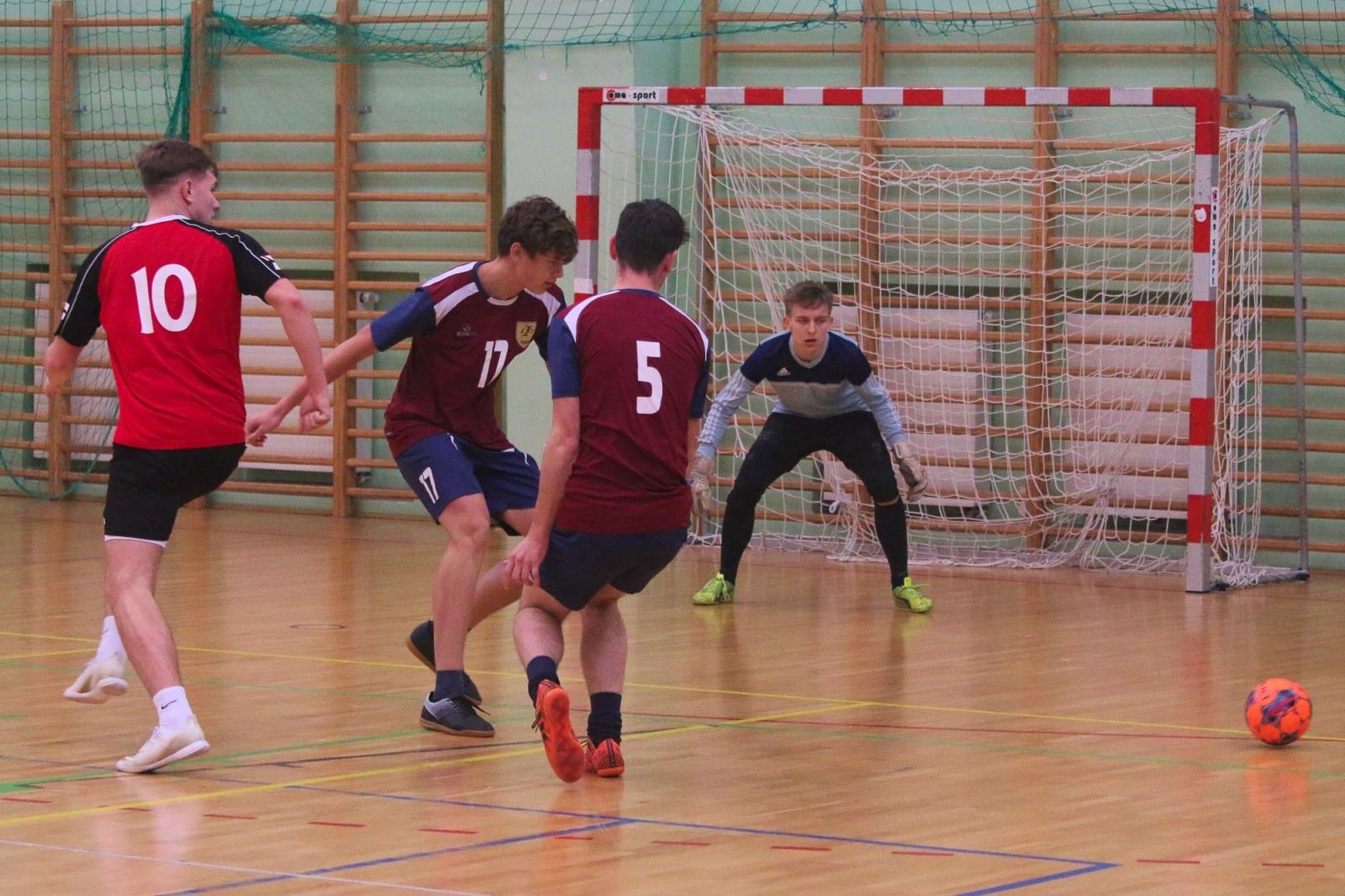 Zdjęcie w galerii na portalu naszraciborz.pl: Drużyna Mechanika wygrywa Makroregionalny Turniej Halowej Piłki Nożnej wiadomości z regionu