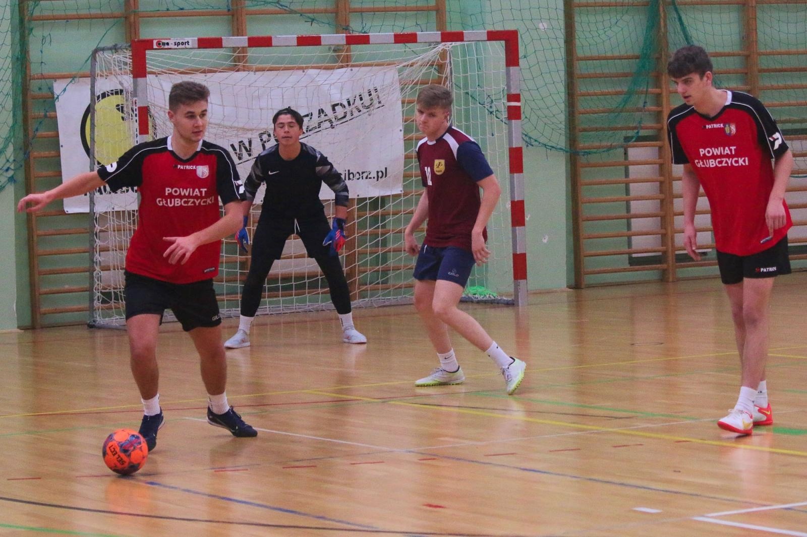 Zdjęcie w galerii na portalu naszraciborz.pl: Drużyna Mechanika wygrywa Makroregionalny Turniej Halowej Piłki Nożnej wiadomości z regionu