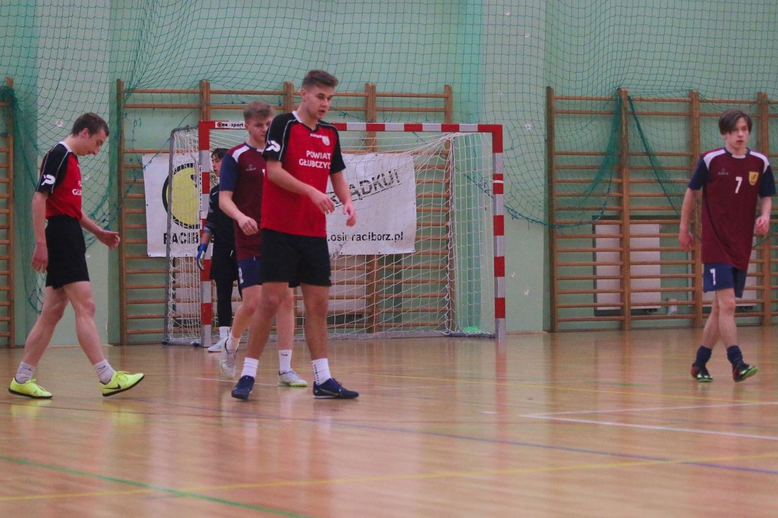 Zdjęcie w galerii na portalu naszraciborz.pl: Drużyna Mechanika wygrywa Makroregionalny Turniej Halowej Piłki Nożnej wiadomości z regionu