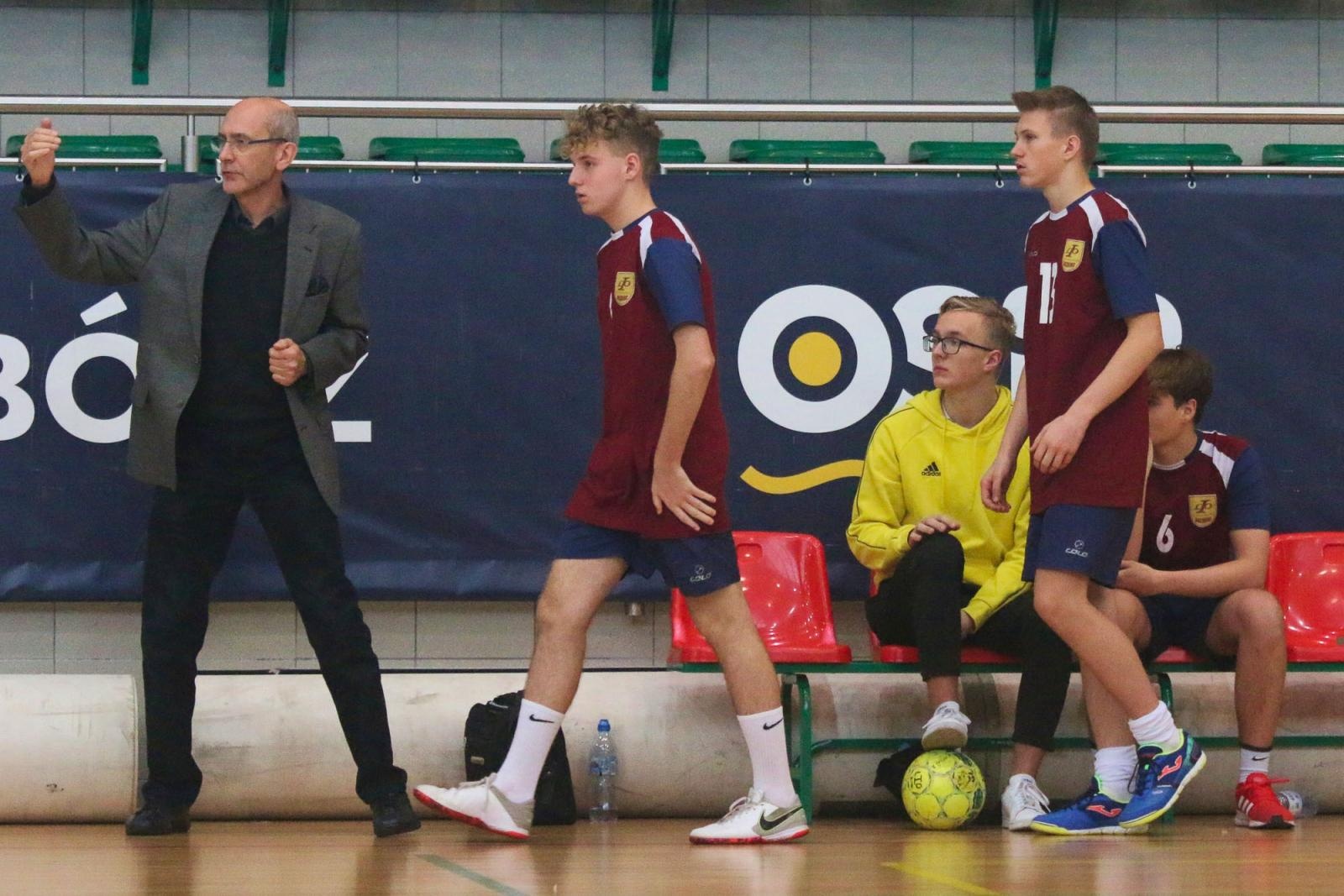 Zdjęcie w galerii na portalu naszraciborz.pl: Drużyna Mechanika wygrywa Makroregionalny Turniej Halowej Piłki Nożnej wiadomości z regionu