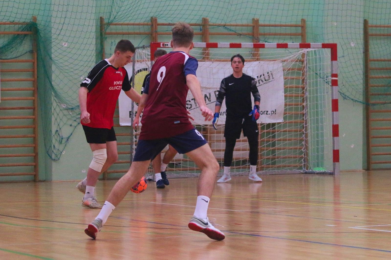 Zdjęcie w galerii na portalu naszraciborz.pl: Drużyna Mechanika wygrywa Makroregionalny Turniej Halowej Piłki Nożnej wiadomości z regionu