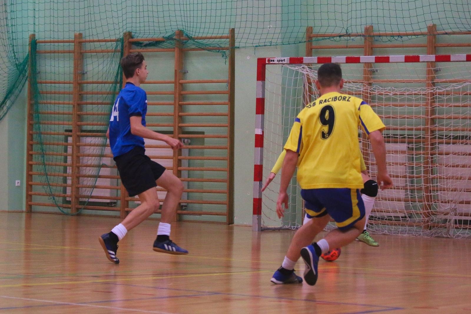 Zdjęcie w galerii na portalu naszraciborz.pl: Drużyna Mechanika wygrywa Makroregionalny Turniej Halowej Piłki Nożnej wiadomości z regionu