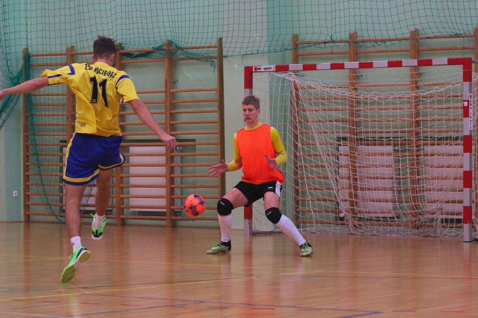 Zdjęcie w galerii na portalu naszraciborz.pl: Drużyna Mechanika wygrywa Makroregionalny Turniej Halowej Piłki Nożnej wiadomości z regionu