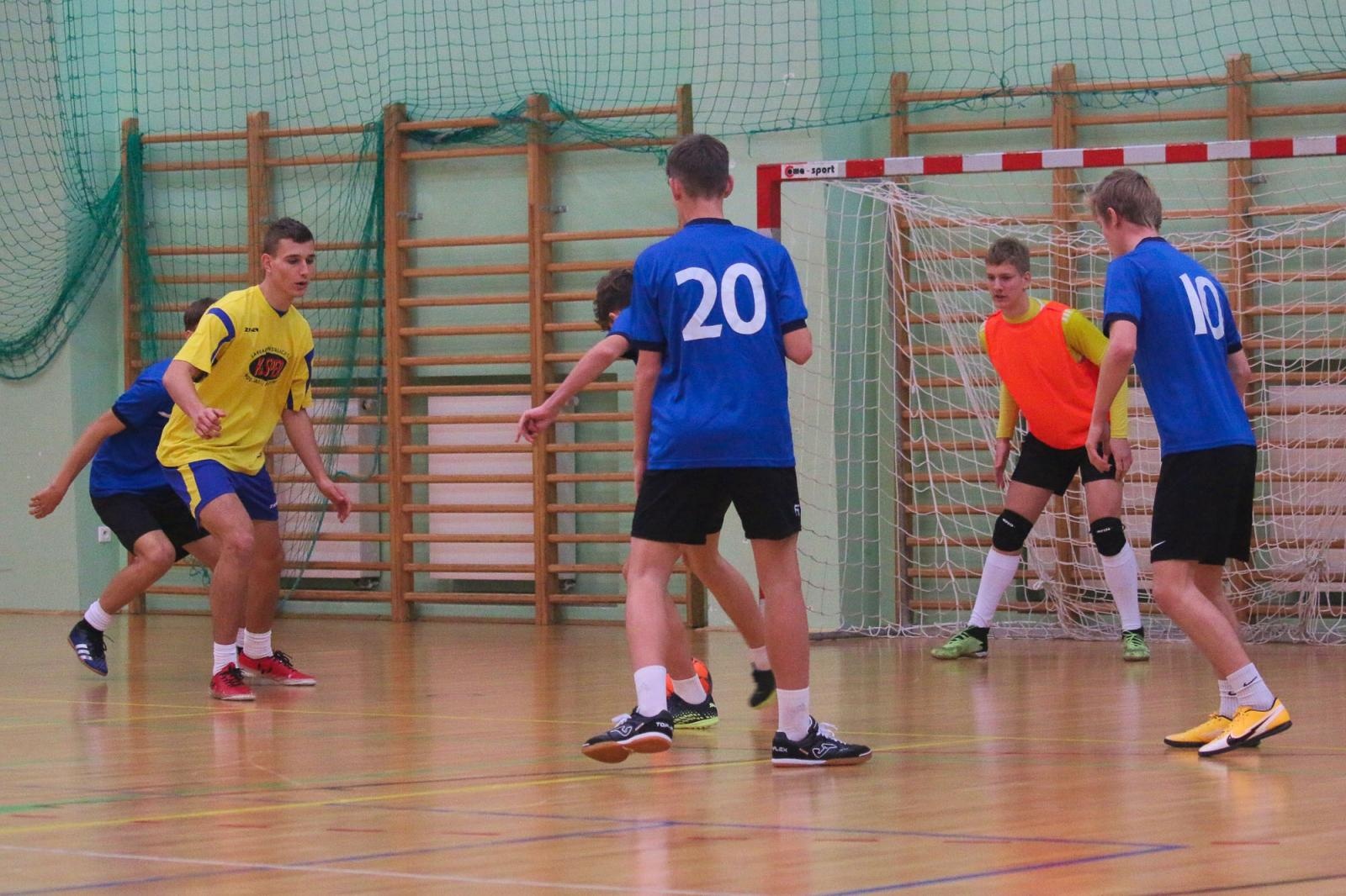 Zdjęcie w galerii na portalu naszraciborz.pl: Drużyna Mechanika wygrywa Makroregionalny Turniej Halowej Piłki Nożnej wiadomości z regionu