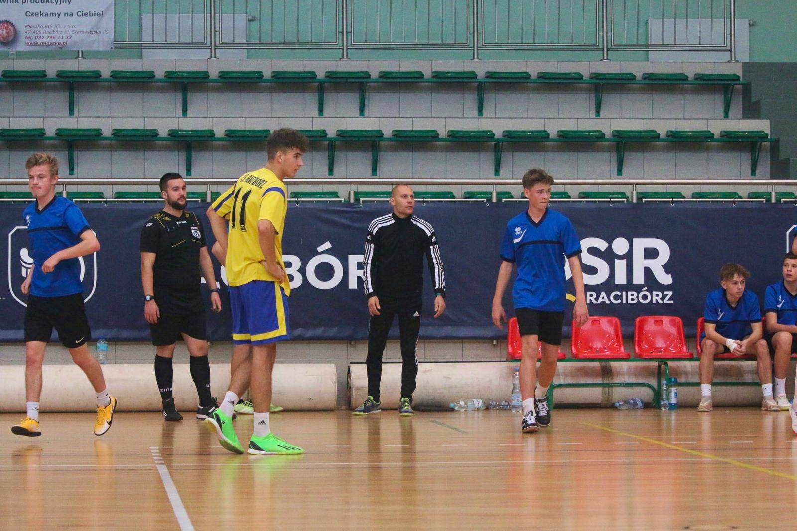 Zdjęcie w galerii na portalu naszraciborz.pl: Drużyna Mechanika wygrywa Makroregionalny Turniej Halowej Piłki Nożnej wiadomości z regionu