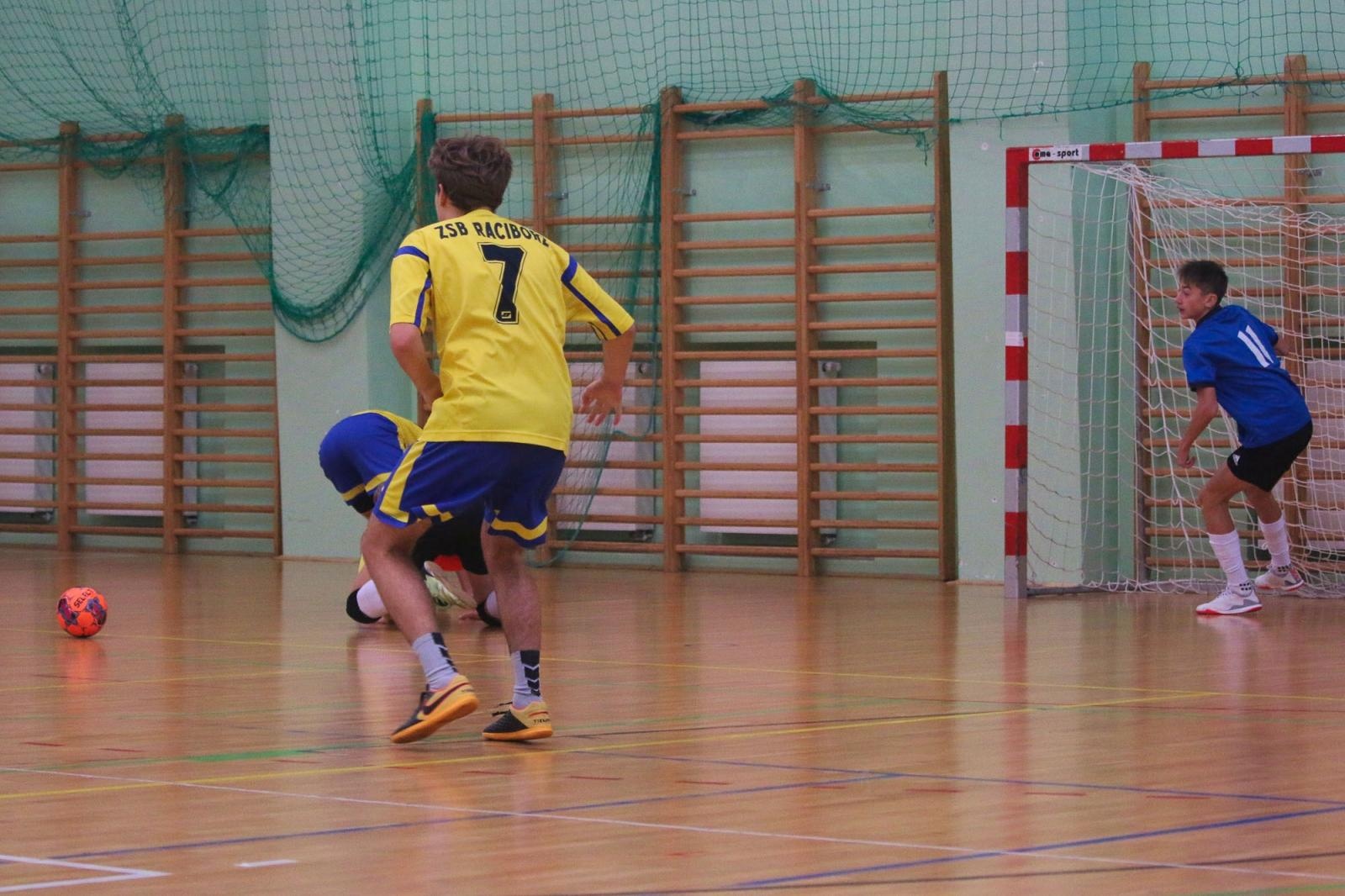 Zdjęcie w galerii na portalu naszraciborz.pl: Drużyna Mechanika wygrywa Makroregionalny Turniej Halowej Piłki Nożnej wiadomości z regionu