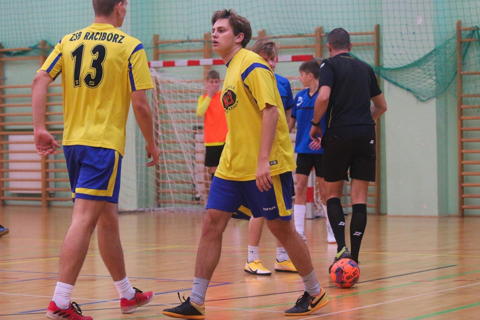 Zdjęcie w galerii na portalu naszraciborz.pl: Drużyna Mechanika wygrywa Makroregionalny Turniej Halowej Piłki Nożnej wiadomości z regionu