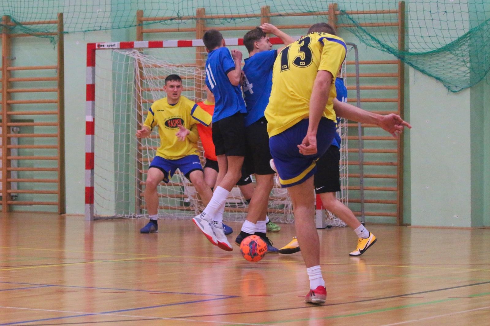 Zdjęcie w galerii na portalu naszraciborz.pl: Drużyna Mechanika wygrywa Makroregionalny Turniej Halowej Piłki Nożnej wiadomości z regionu