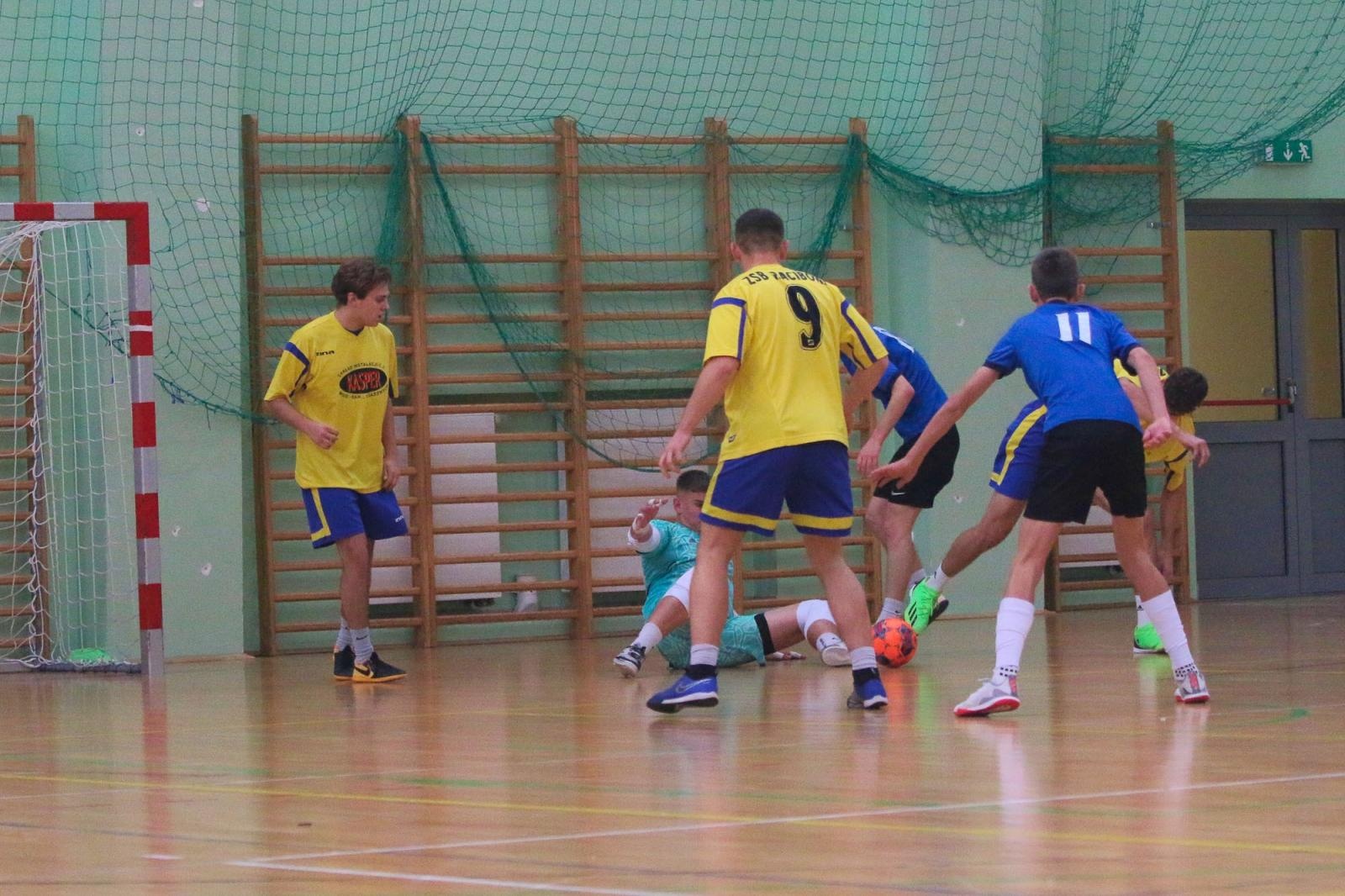 Zdjęcie w galerii na portalu naszraciborz.pl: Drużyna Mechanika wygrywa Makroregionalny Turniej Halowej Piłki Nożnej wiadomości z regionu