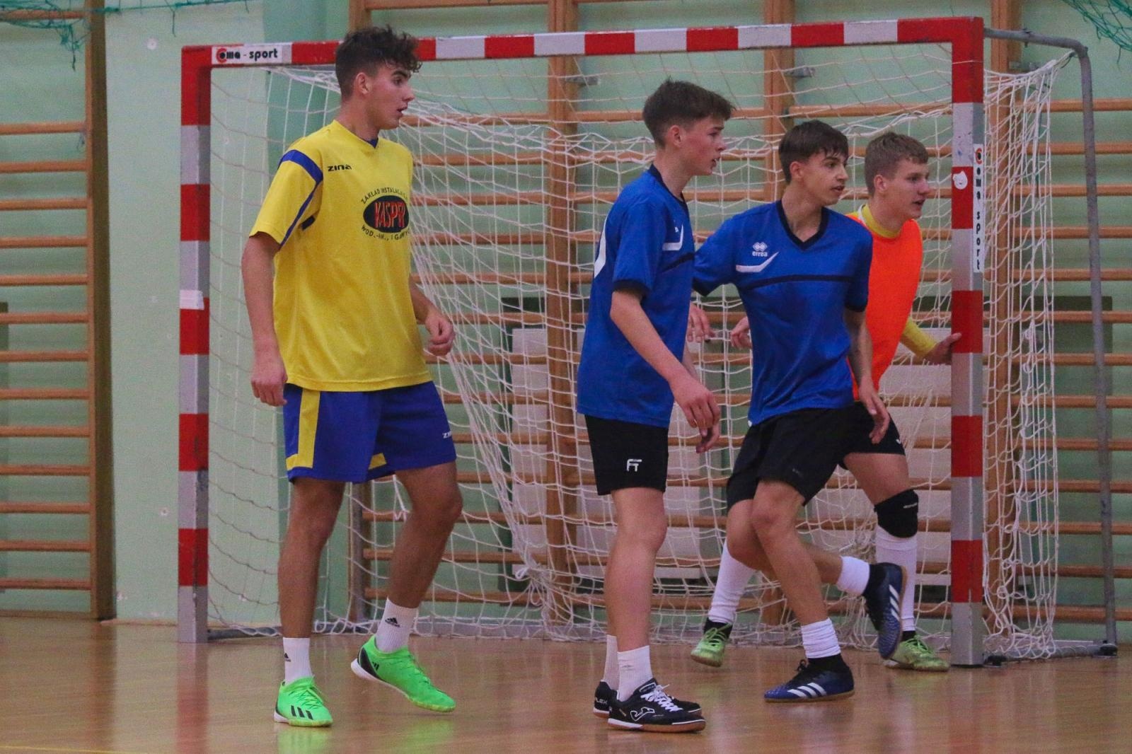 Zdjęcie w galerii na portalu naszraciborz.pl: Drużyna Mechanika wygrywa Makroregionalny Turniej Halowej Piłki Nożnej wiadomości z regionu