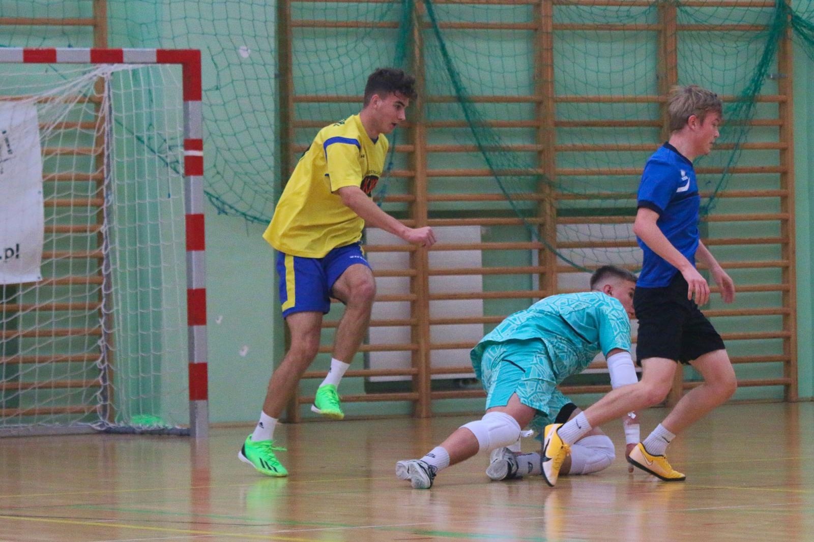 Zdjęcie w galerii na portalu naszraciborz.pl: Drużyna Mechanika wygrywa Makroregionalny Turniej Halowej Piłki Nożnej wiadomości z regionu