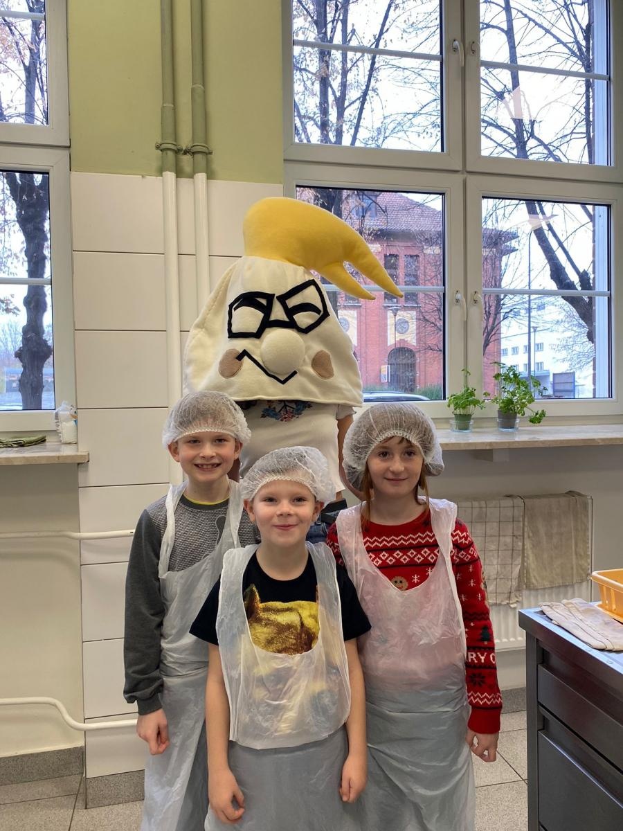 Zdjęcie w galerii na portalu naszraciborz.pl: Lokma i baklawa - piątek pełen cypryjskich słodyczy w raciborskim Gastronomiku wiadomości z regionu