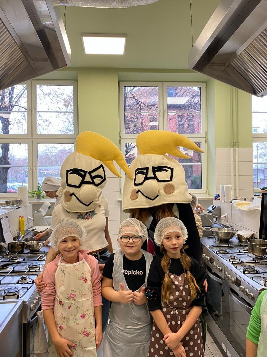 Zdjęcie w galerii na portalu naszraciborz.pl: Lokma i baklawa - piątek pełen cypryjskich słodyczy w raciborskim Gastronomiku wiadomości z regionu