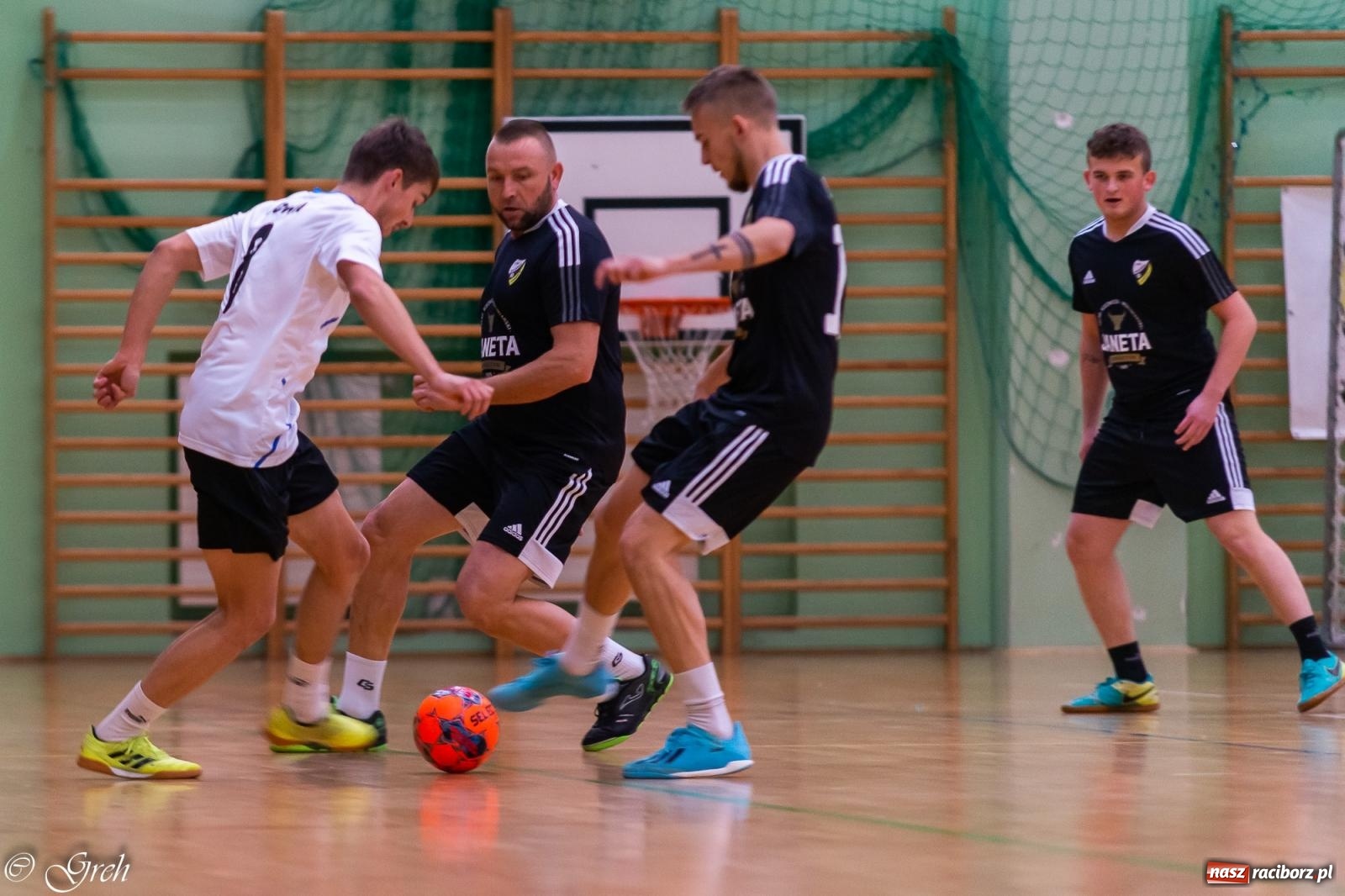 Zdjęcie w galerii na portalu naszraciborz.pl: Goli i emocji co niemiara. Niedziela w HLPN [FOTO i WIDEO] wiadomości z regionu