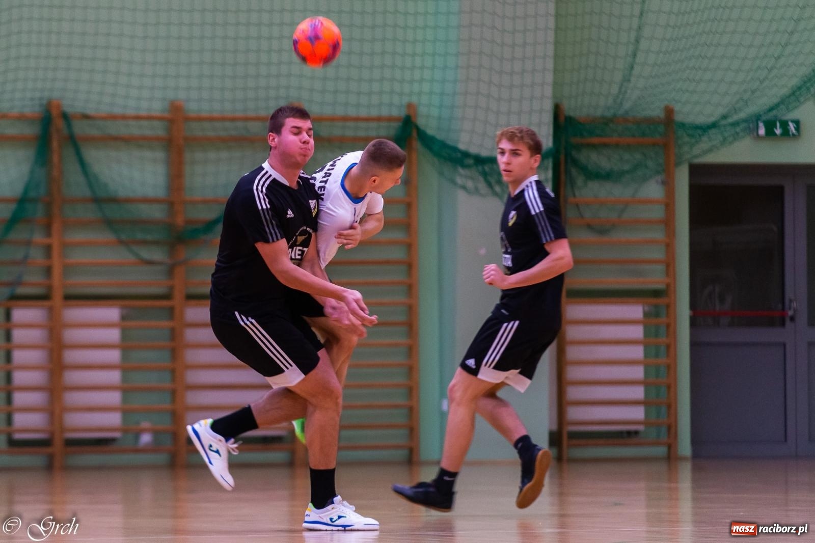 Zdjęcie w galerii na portalu naszraciborz.pl: Goli i emocji co niemiara. Niedziela w HLPN [FOTO i WIDEO] wiadomości z regionu