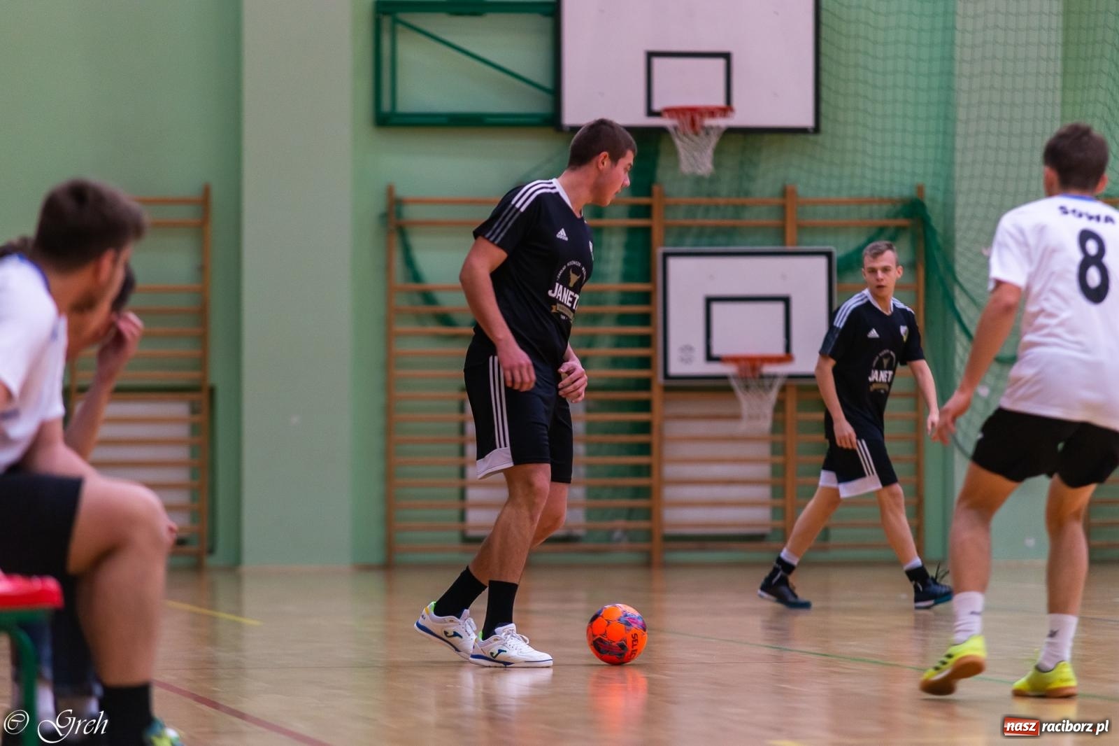 Zdjęcie w galerii na portalu naszraciborz.pl: Goli i emocji co niemiara. Niedziela w HLPN [FOTO i WIDEO] wiadomości z regionu