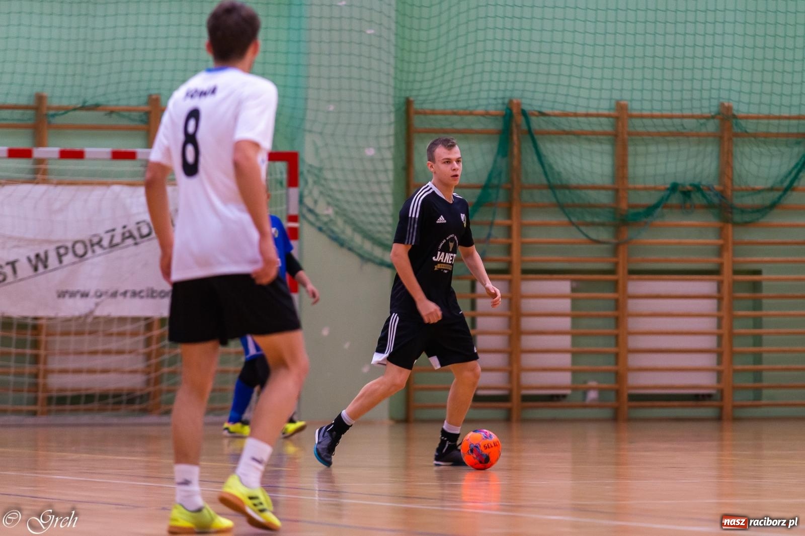 Zdjęcie w galerii na portalu naszraciborz.pl: Goli i emocji co niemiara. Niedziela w HLPN [FOTO i WIDEO] wiadomości z regionu