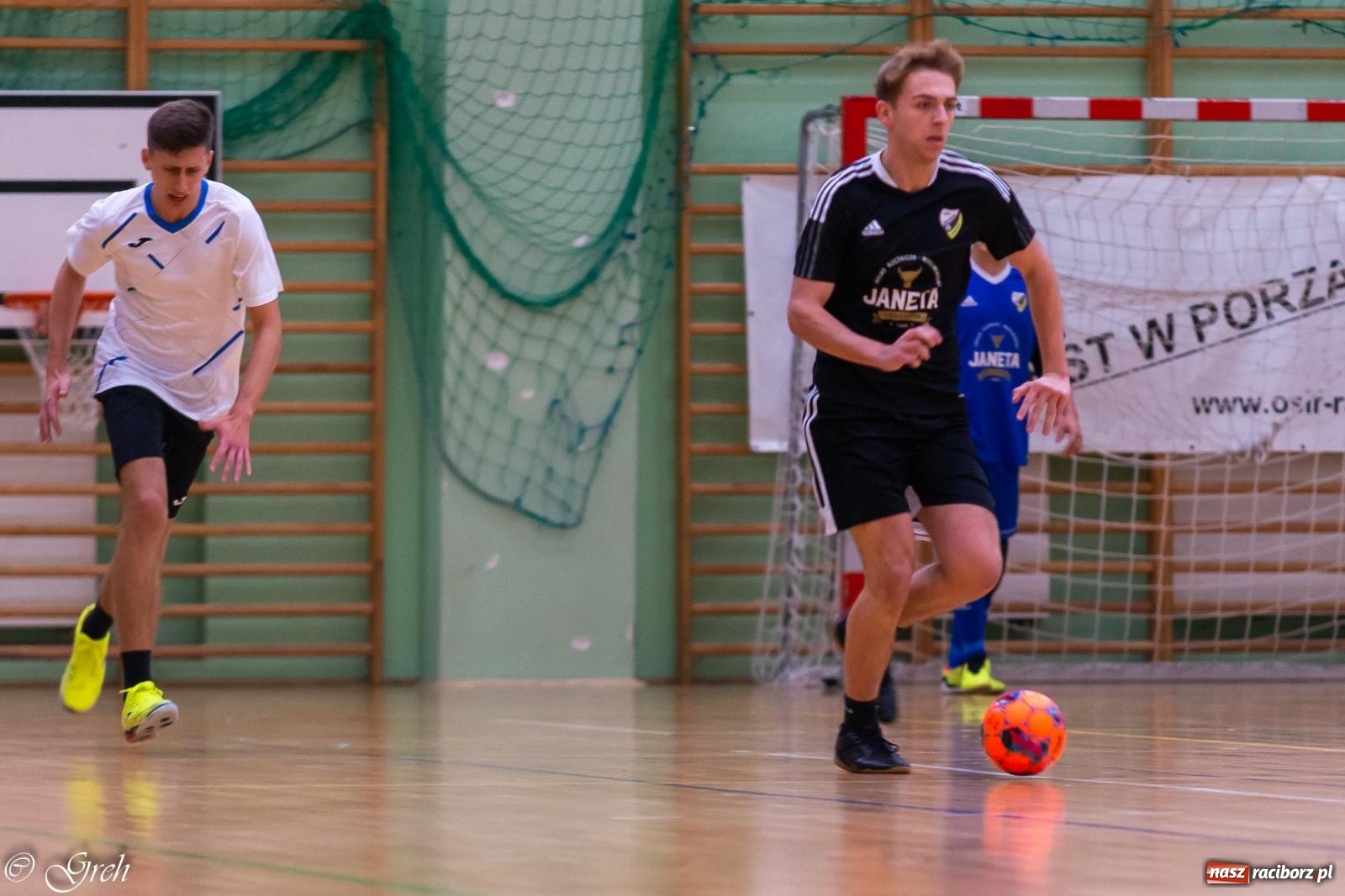 Zdjęcie w galerii na portalu naszraciborz.pl: Goli i emocji co niemiara. Niedziela w HLPN [FOTO i WIDEO] wiadomości z regionu