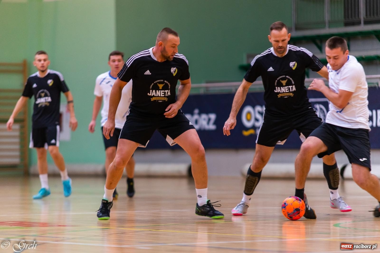 Zdjęcie w galerii na portalu naszraciborz.pl: Goli i emocji co niemiara. Niedziela w HLPN [FOTO i WIDEO] wiadomości z regionu