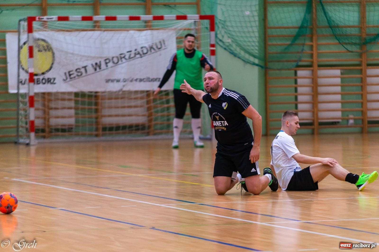 Zdjęcie w galerii na portalu naszraciborz.pl: Goli i emocji co niemiara. Niedziela w HLPN [FOTO i WIDEO] wiadomości z regionu