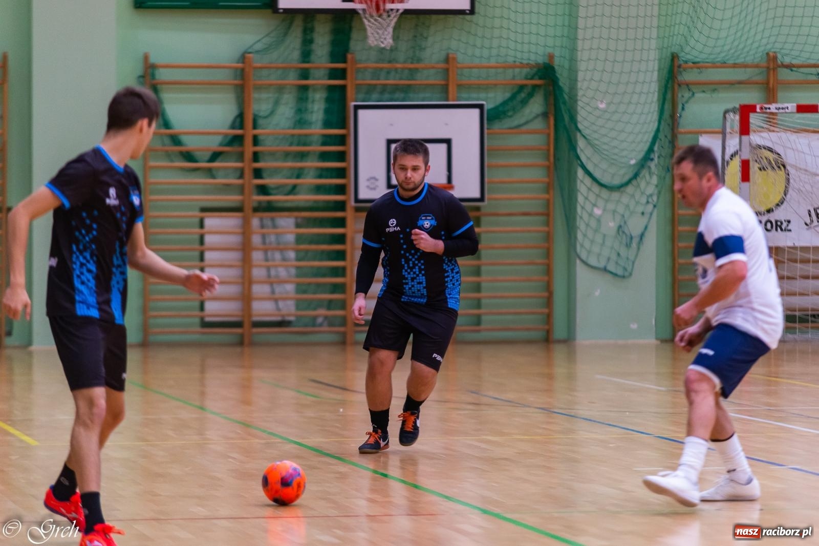 Zdjęcie w galerii na portalu naszraciborz.pl: Goli i emocji co niemiara. Niedziela w HLPN [FOTO i WIDEO] wiadomości z regionu