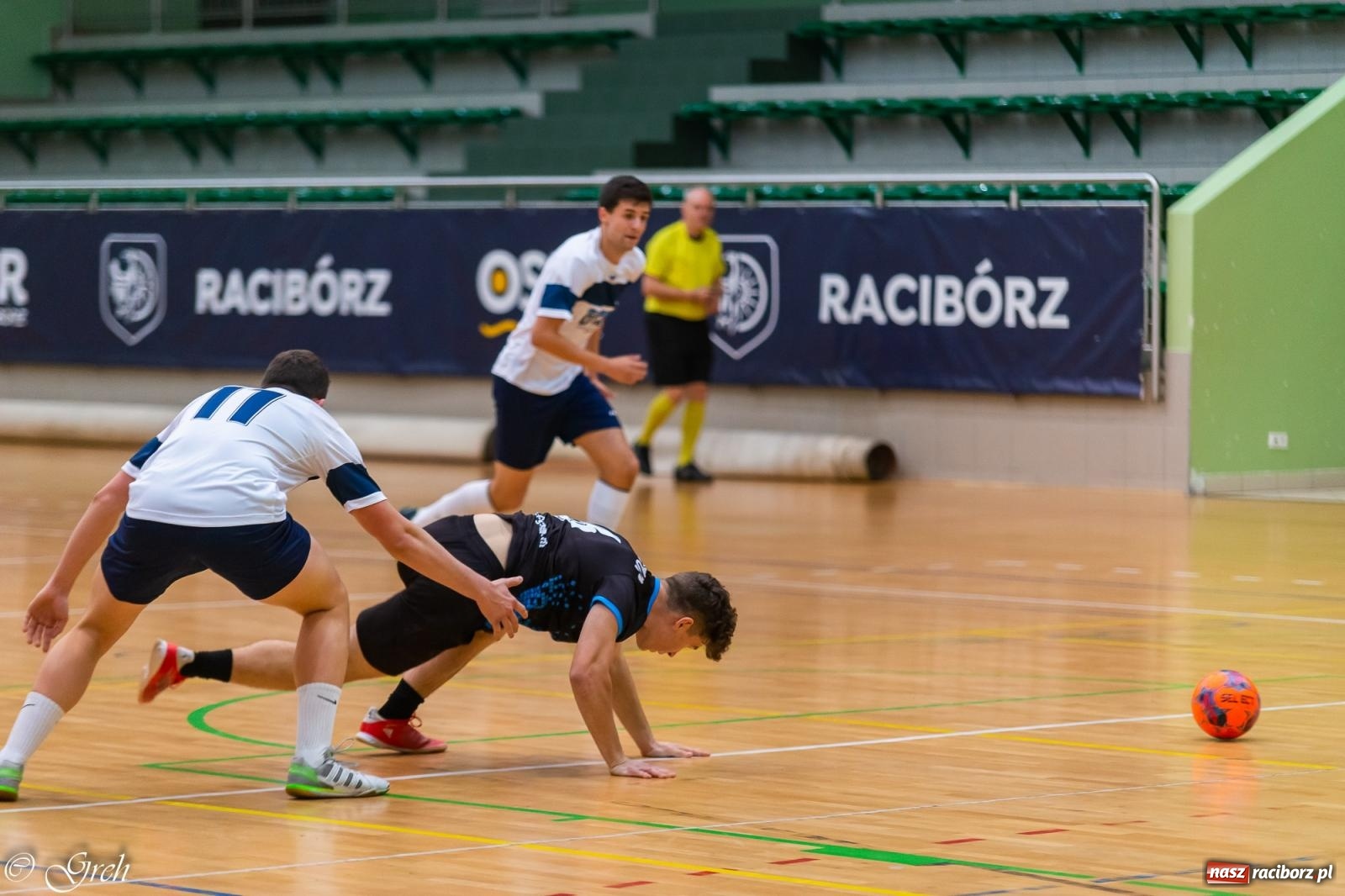 Zdjęcie w galerii na portalu naszraciborz.pl: Goli i emocji co niemiara. Niedziela w HLPN [FOTO i WIDEO] wiadomości z regionu