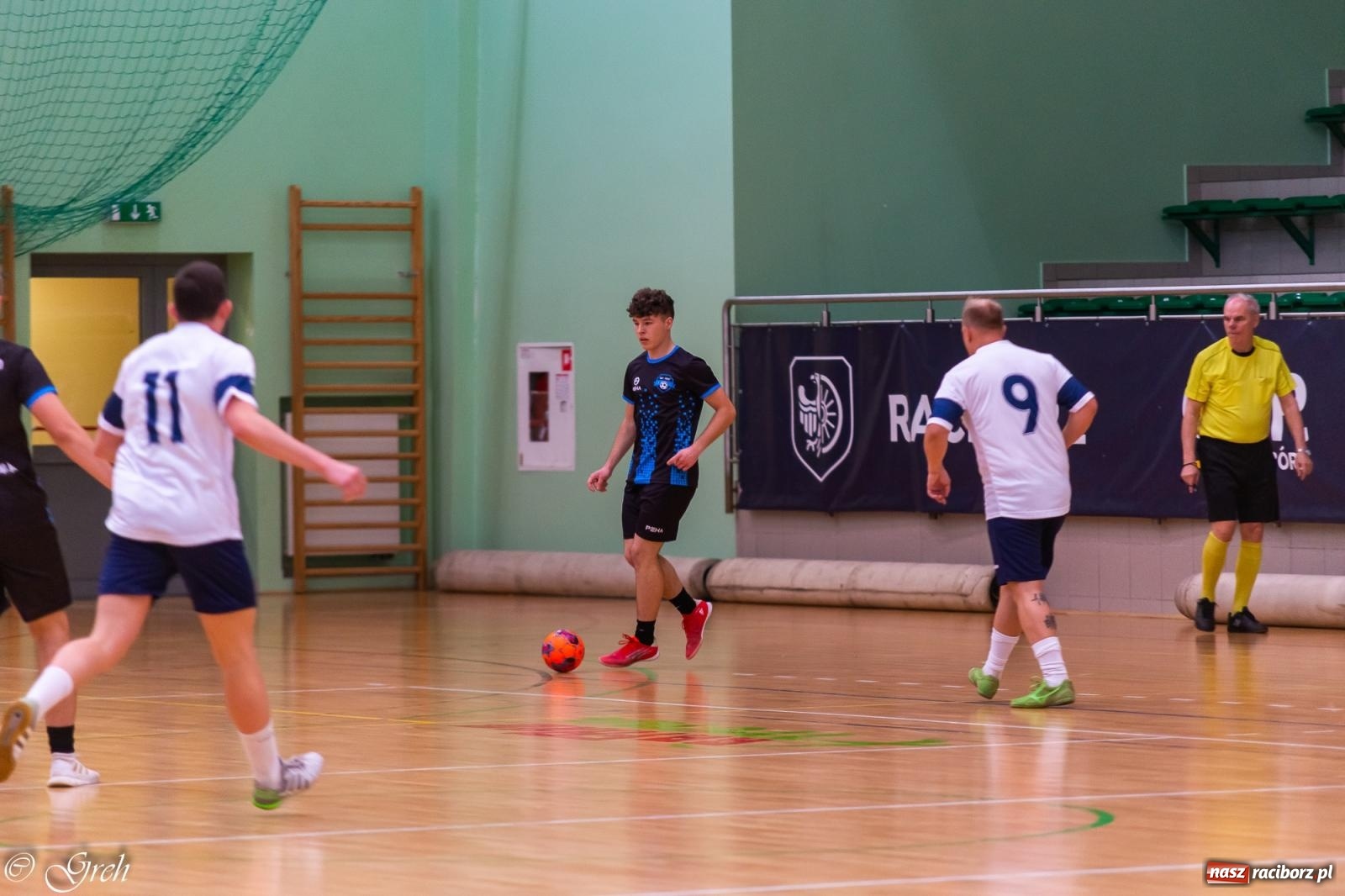 Zdjęcie w galerii na portalu naszraciborz.pl: Goli i emocji co niemiara. Niedziela w HLPN [FOTO i WIDEO] wiadomości z regionu