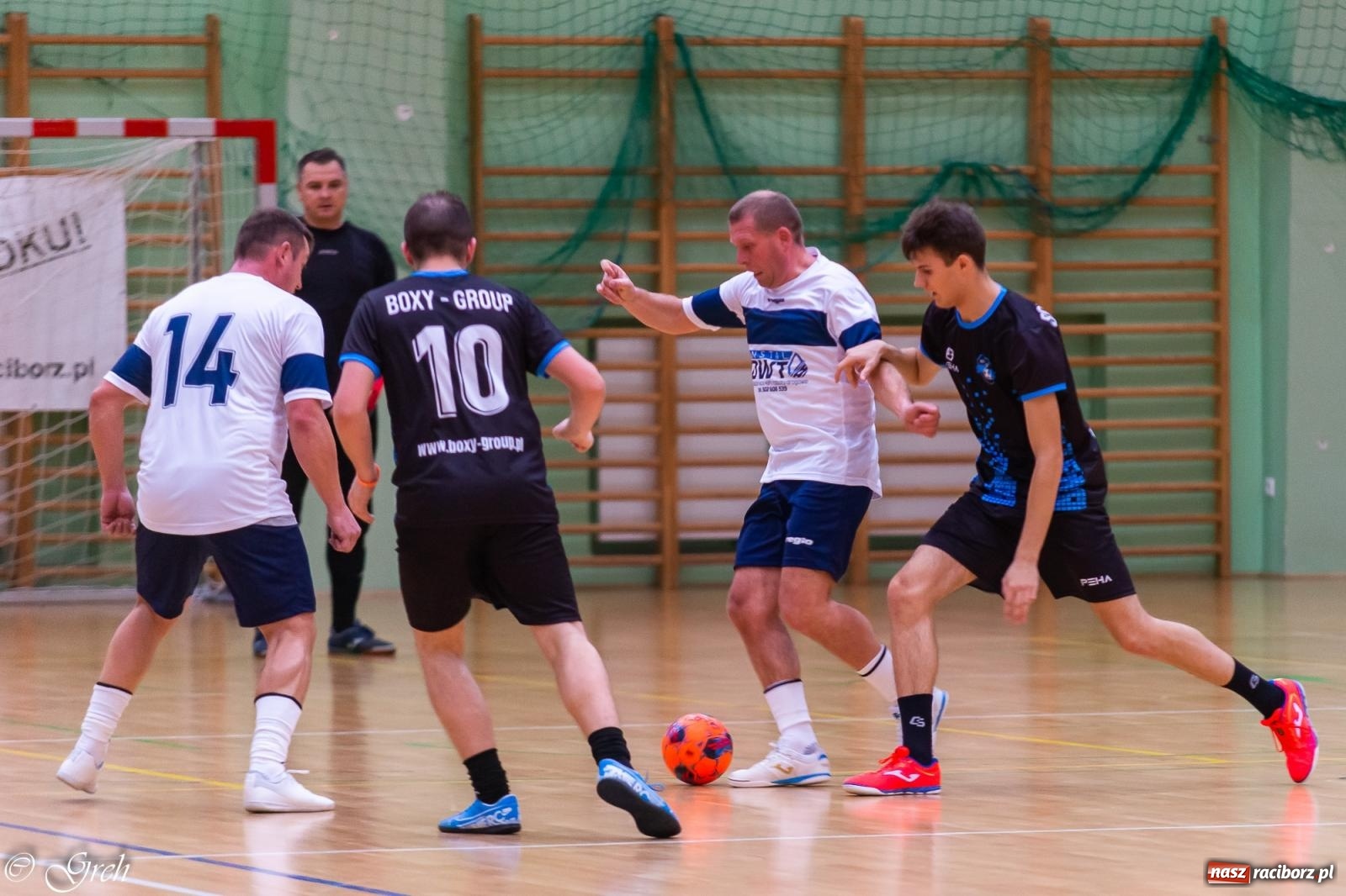 Zdjęcie w galerii na portalu naszraciborz.pl: Goli i emocji co niemiara. Niedziela w HLPN [FOTO i WIDEO] wiadomości z regionu