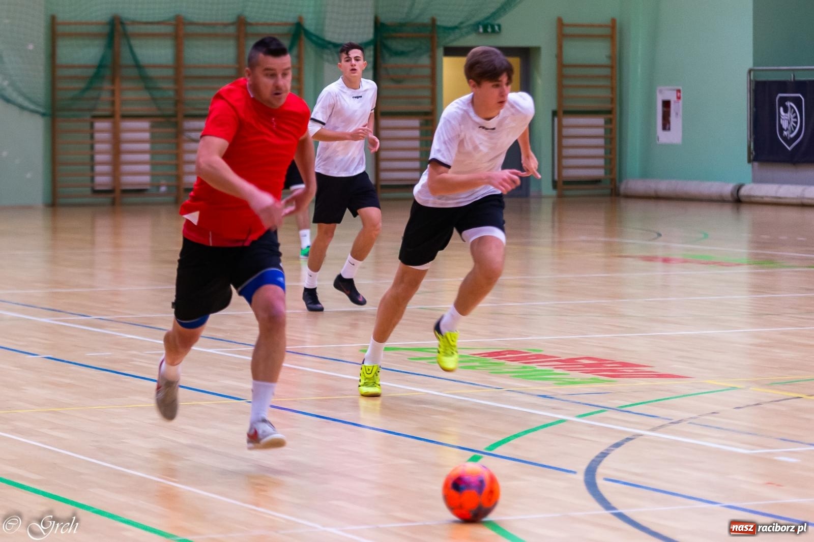 Zdjęcie w galerii na portalu naszraciborz.pl: Goli i emocji co niemiara. Niedziela w HLPN [FOTO i WIDEO] wiadomości z regionu