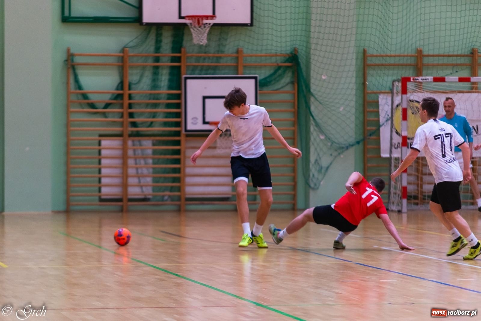 Zdjęcie w galerii na portalu naszraciborz.pl: Goli i emocji co niemiara. Niedziela w HLPN [FOTO i WIDEO] wiadomości z regionu