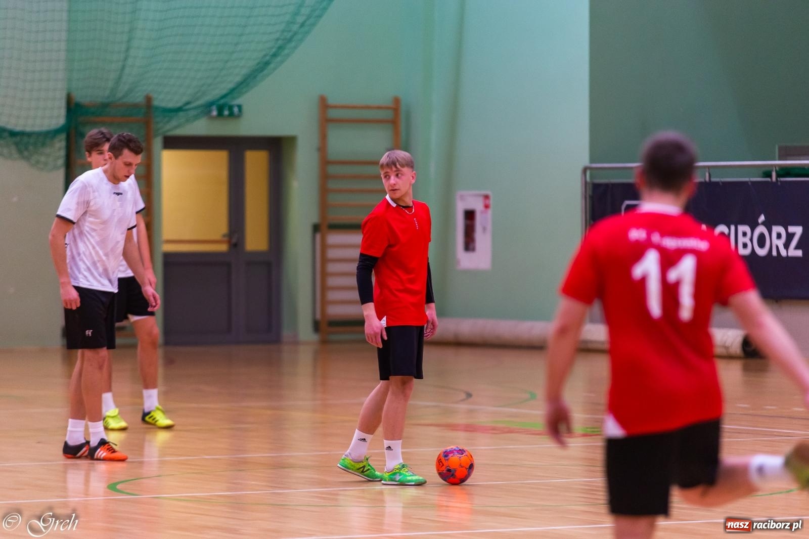 Zdjęcie w galerii na portalu naszraciborz.pl: Goli i emocji co niemiara. Niedziela w HLPN [FOTO i WIDEO] wiadomości z regionu