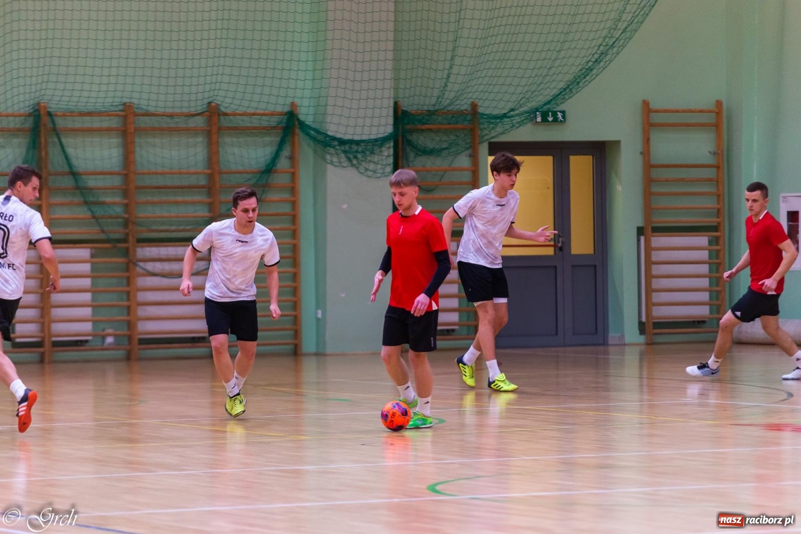 Zdjęcie w galerii na portalu naszraciborz.pl: Goli i emocji co niemiara. Niedziela w HLPN [FOTO i WIDEO] wiadomości z regionu