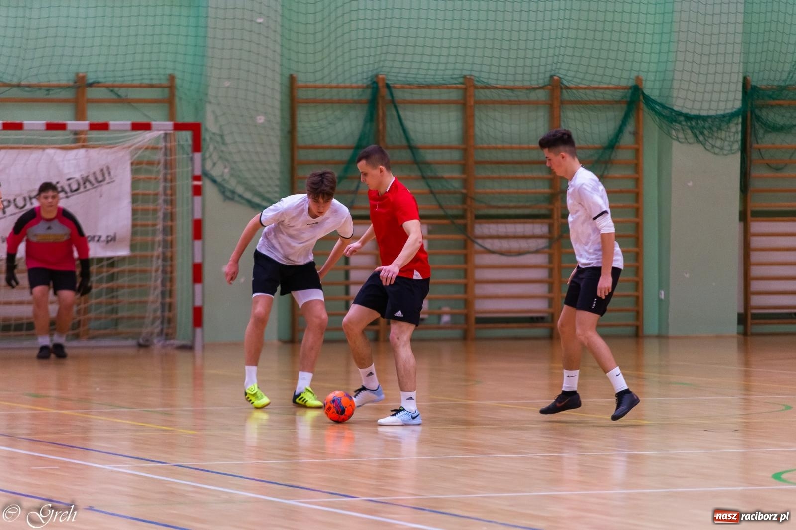 Zdjęcie w galerii na portalu naszraciborz.pl: Goli i emocji co niemiara. Niedziela w HLPN [FOTO i WIDEO] wiadomości z regionu