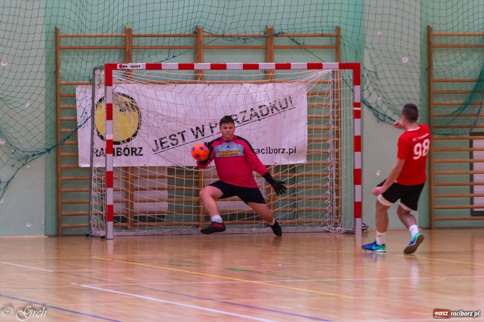 Zdjęcie w galerii na portalu naszraciborz.pl: Goli i emocji co niemiara. Niedziela w HLPN [FOTO i WIDEO] wiadomości z regionu