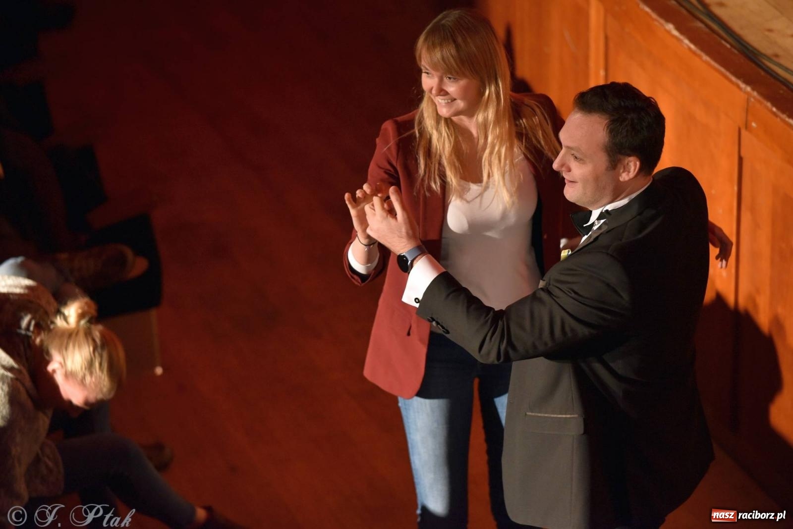 Zdjęcie w galerii na portalu naszraciborz.pl: Dziesięciu tenorów zaśpiewało dziś w RCK-u wiadomości z regionu