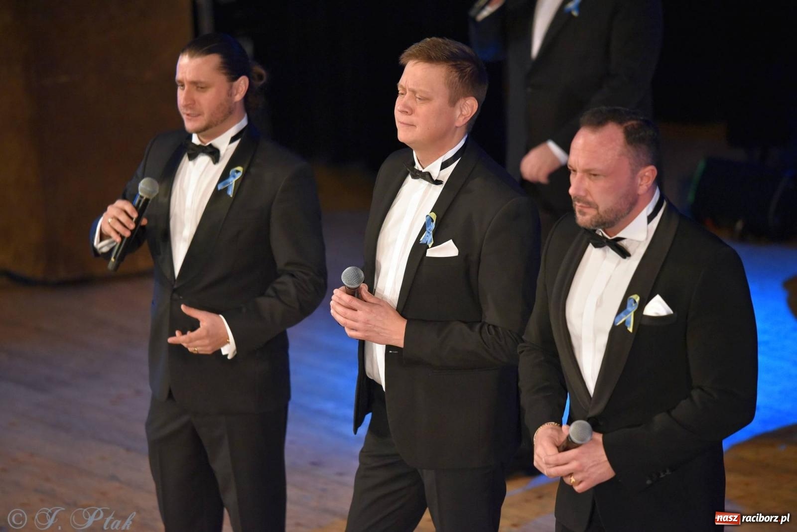 Zdjęcie w galerii na portalu naszraciborz.pl: Dziesięciu tenorów zaśpiewało dziś w RCK-u wiadomości z regionu