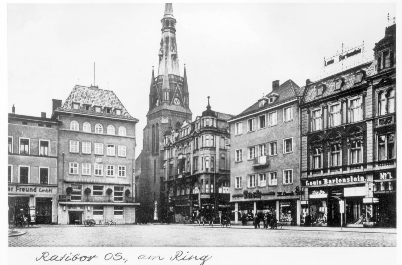 Zdjęcie w galerii na portalu naszraciborz.pl: Obywatel Niemiec podarował miastu pocztówki starego Raciborza [FOTO] wiadomości z regionu