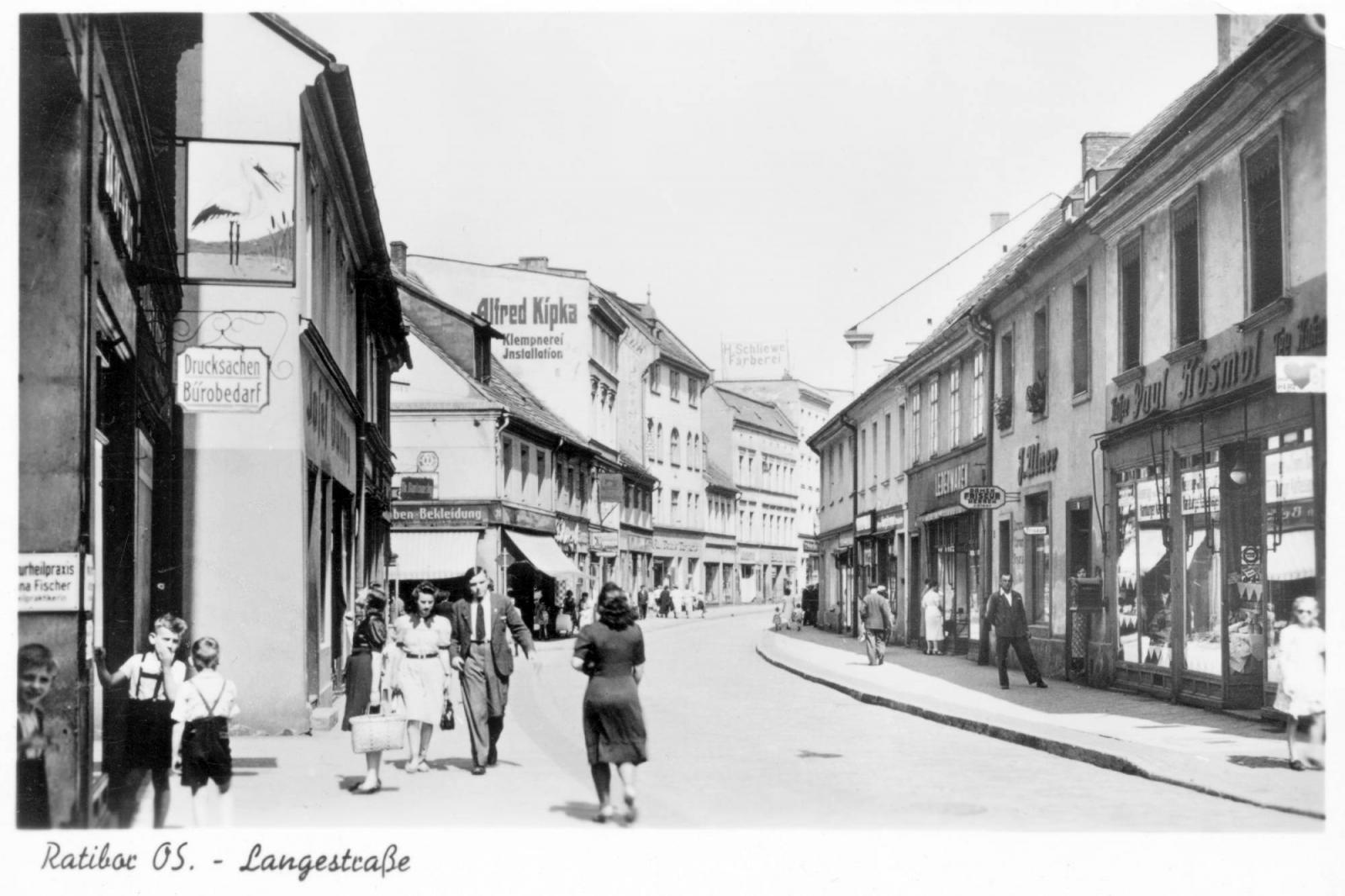 Zdjęcie w galerii na portalu naszraciborz.pl: Obywatel Niemiec podarował miastu pocztówki starego Raciborza [FOTO] wiadomości z regionu